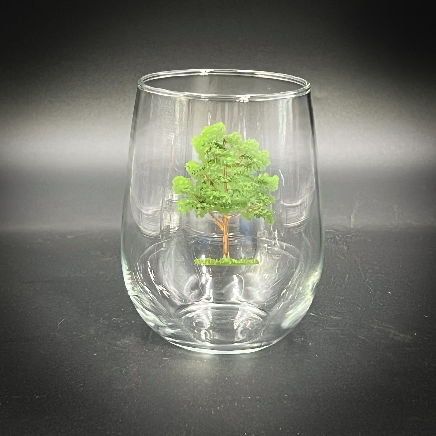 Maple Tree Engraved and Painted - 17 oz Stemless Wine Glass
