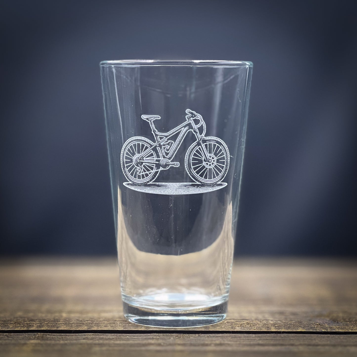 Mountain Bike 2 Customizable - Pint glass