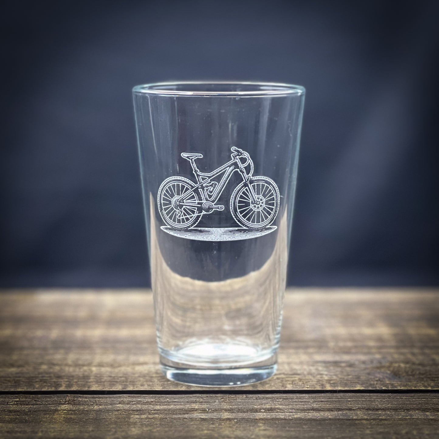 Mountain Bike 2 Customizable - Pint glass