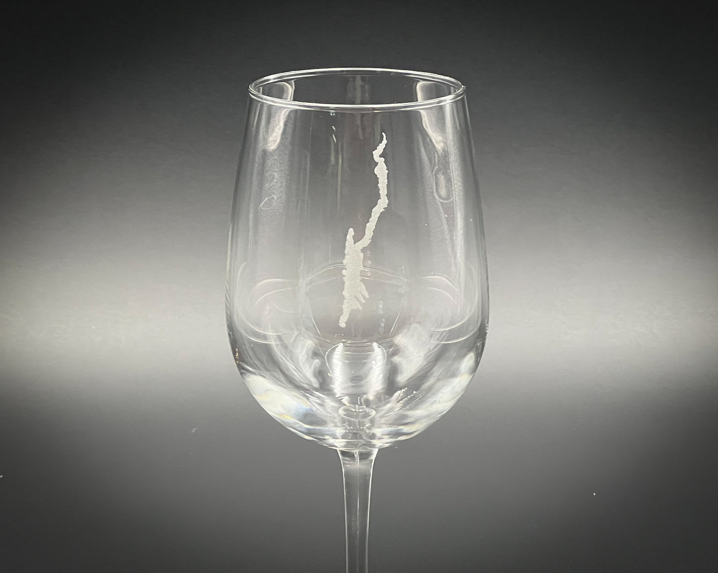 Lake George New York 19 oz Stemmed Wine Glass