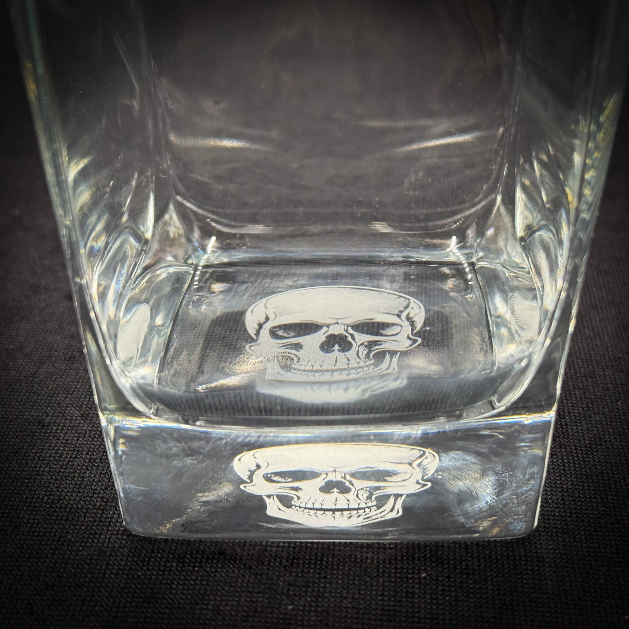 Skull - Bottom Etched 10 oz Square Rocks Glass