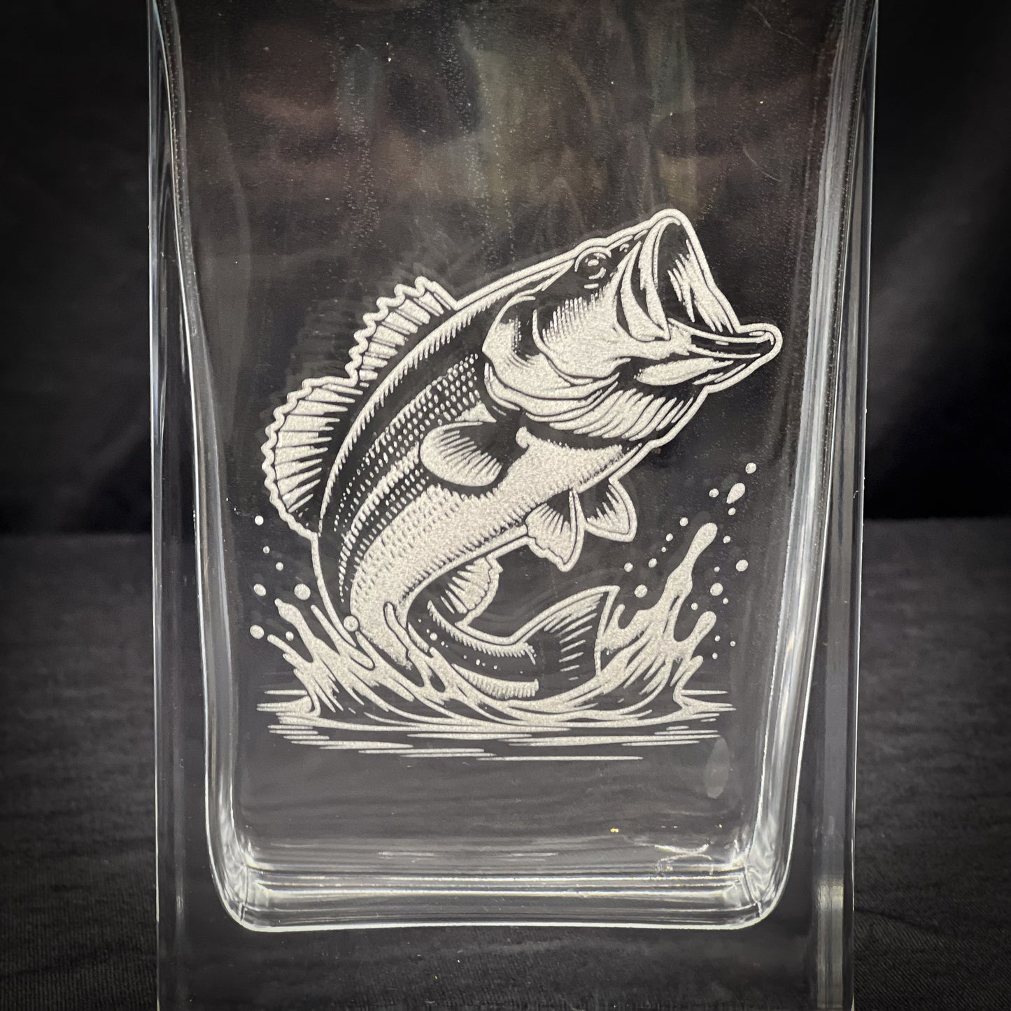 Large Mouth Bass - 810 ml Rectangle Whiskey Decanter