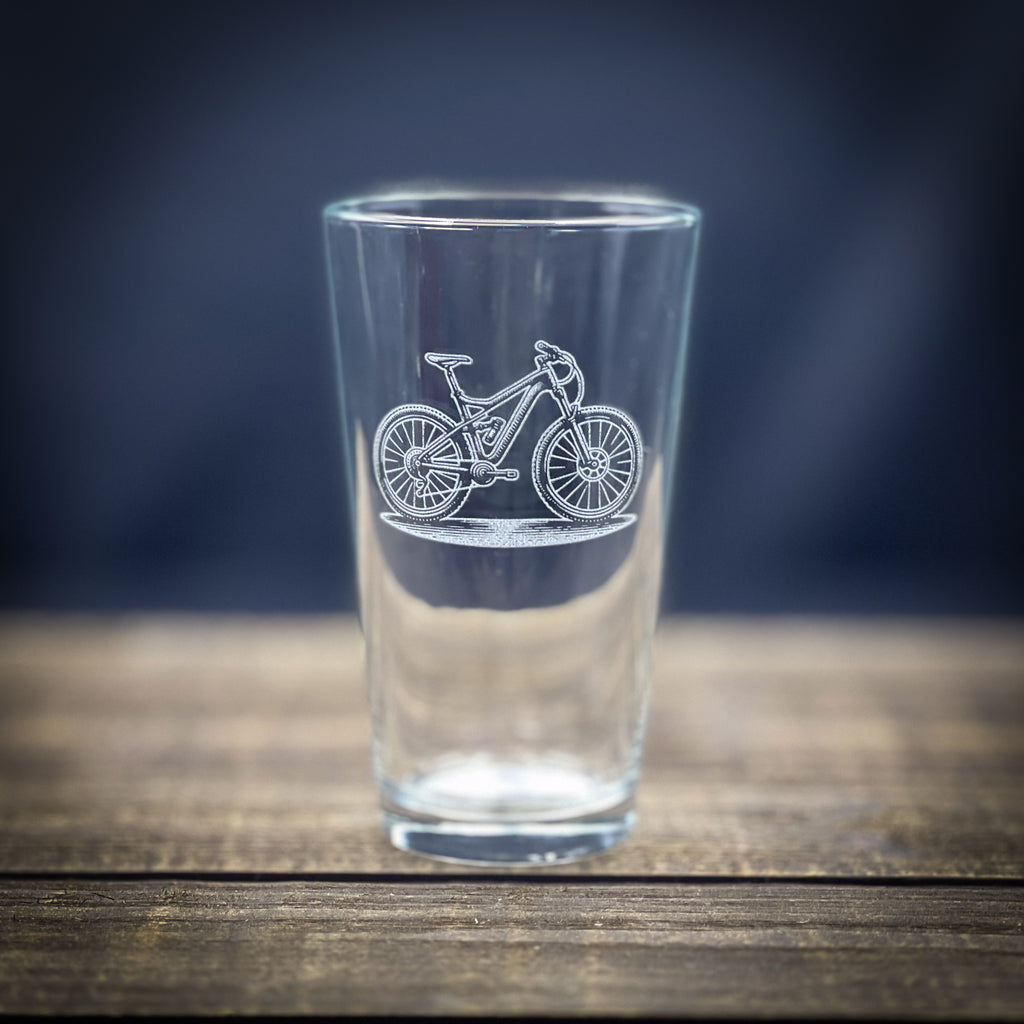 Mountain Bike 2 Customizable -  Pint glass