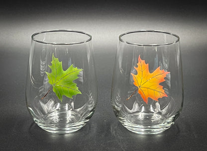 Maple Leaf Set Engraved and Painted - 17 oz Stemless Wine Glasses